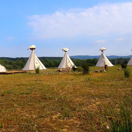 Lüks kamp alanı Dubovuy, Дом В Горах *